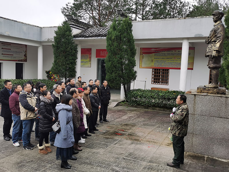 屯溪區(qū)委辦黨支部、屯溪城建投公司黨支部聯(lián)合開展主題黨日共建活動(dòng)